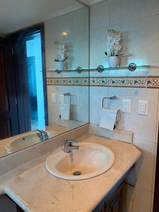 Habitacion Privada Con Vista Al Mar Ambar, Malecon Santo Domingo Exterior foto